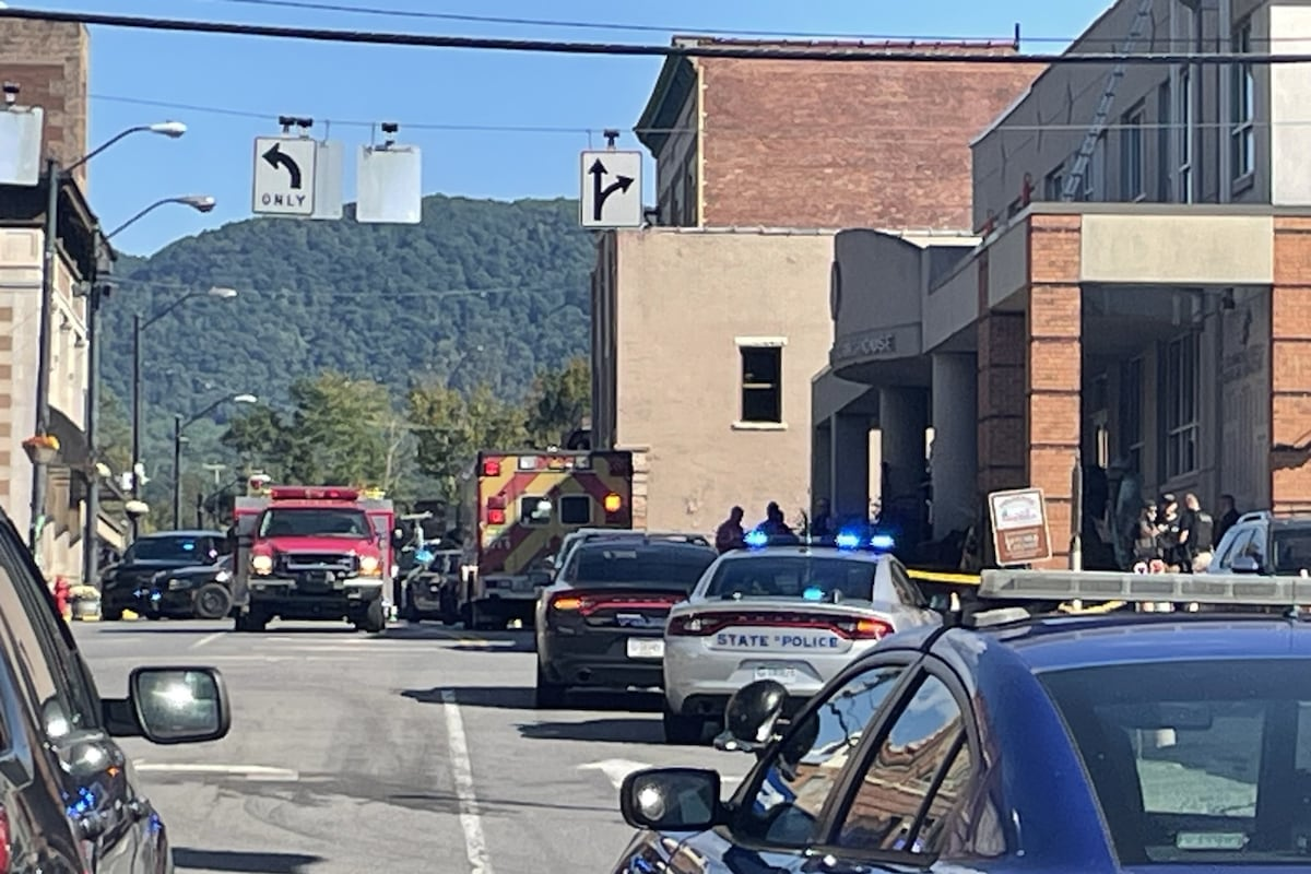 Dalton Eatherly, known online as Chud the Builder, faces attempted murder charges after a Tennessee courthouse shooting.