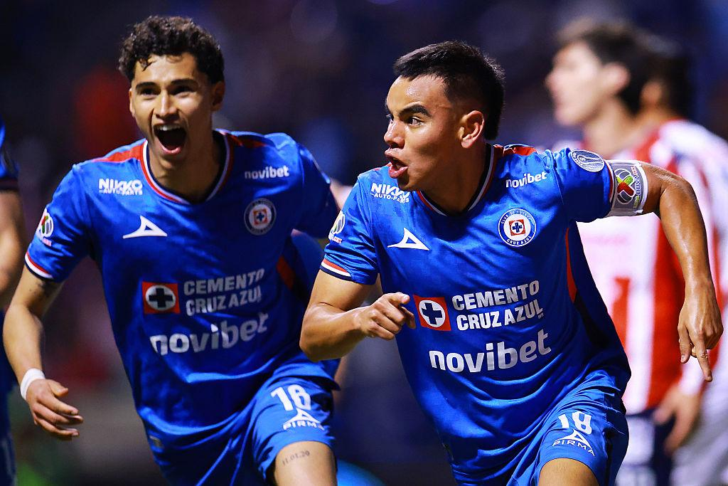 Cruz Azul and Chivas played out a dramatic 2-2 semifinal draw featuring goals from Carlos Rodríguez, Sepúlveda and Ebere.