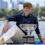 Jannik Sinner defeated Casper Ruud in Rome to complete the Career Golden Masters and make Italian tennis history.
