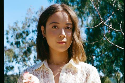 Explore Laufey’s 2026 concert tour, including Asia dates, Bangkok show details, and what makes her live performances unique.
