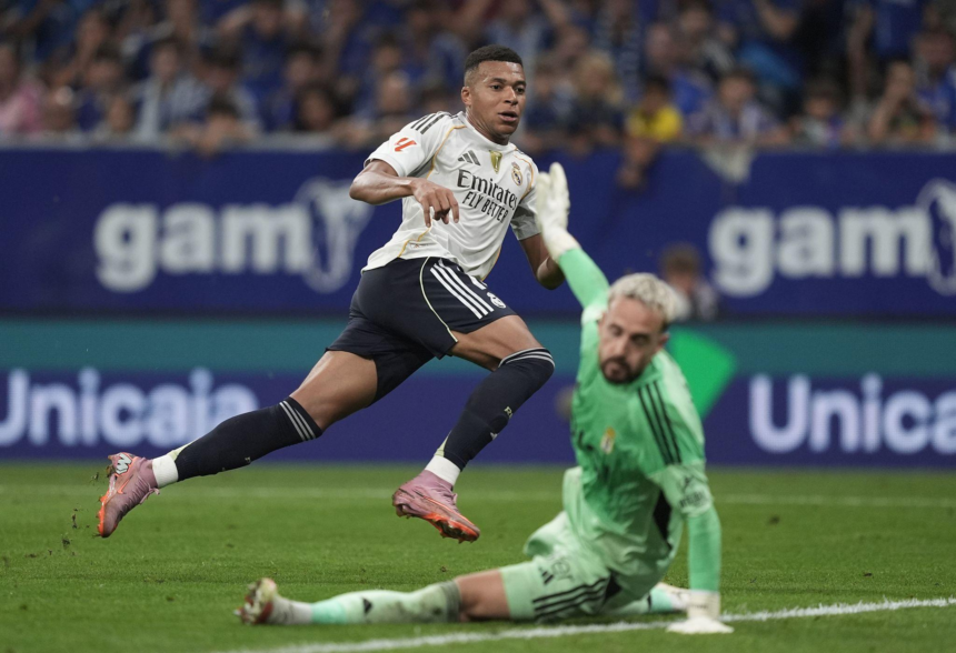 Real Madrid beat Real Oviedo 2-0, but boos for Mbappé, Vinícius and Tchouaméni exposed deeper tension at the Bernabéu.