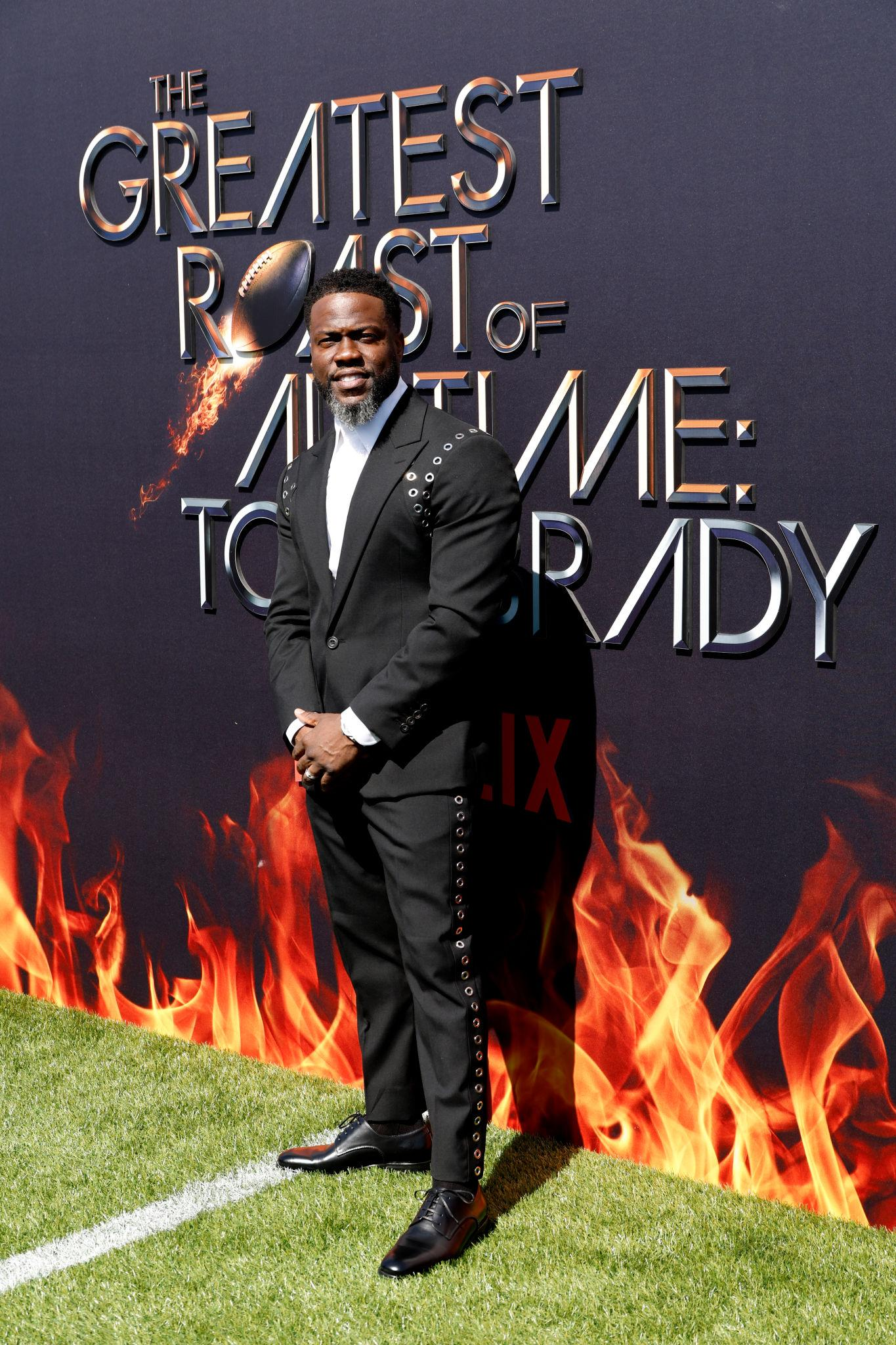 Katt Williams and Kevin Hart shocked fans by ending their longtime feud during Netflix’s live roast event in Los Angeles.