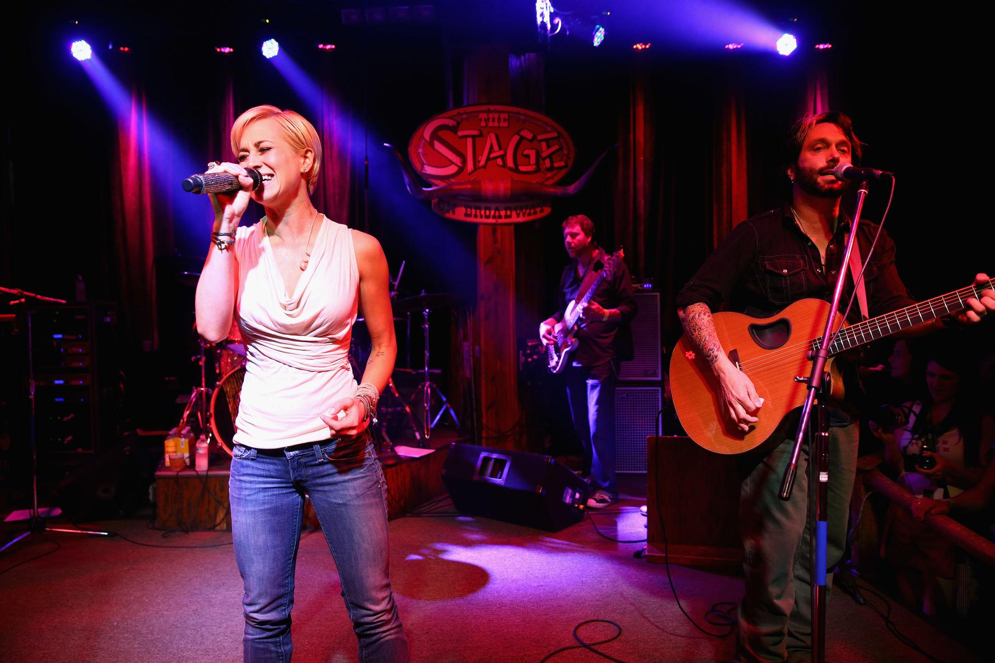 Discover Kellie Pickler’s top songs, albums, and emotional journey through country music, from American Idol to her biggest hits.