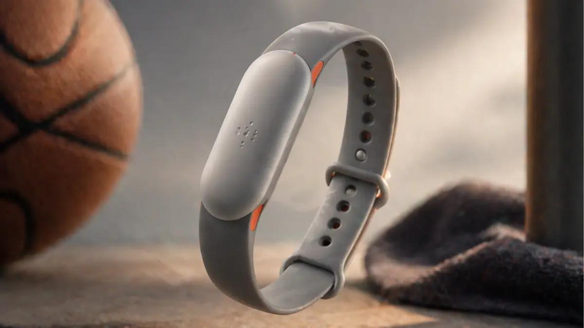 Google Fitbit Air is a tiny screenless tracker built for all-day health monitoring, sleep tracking, long battery life, and Google Health Coach.