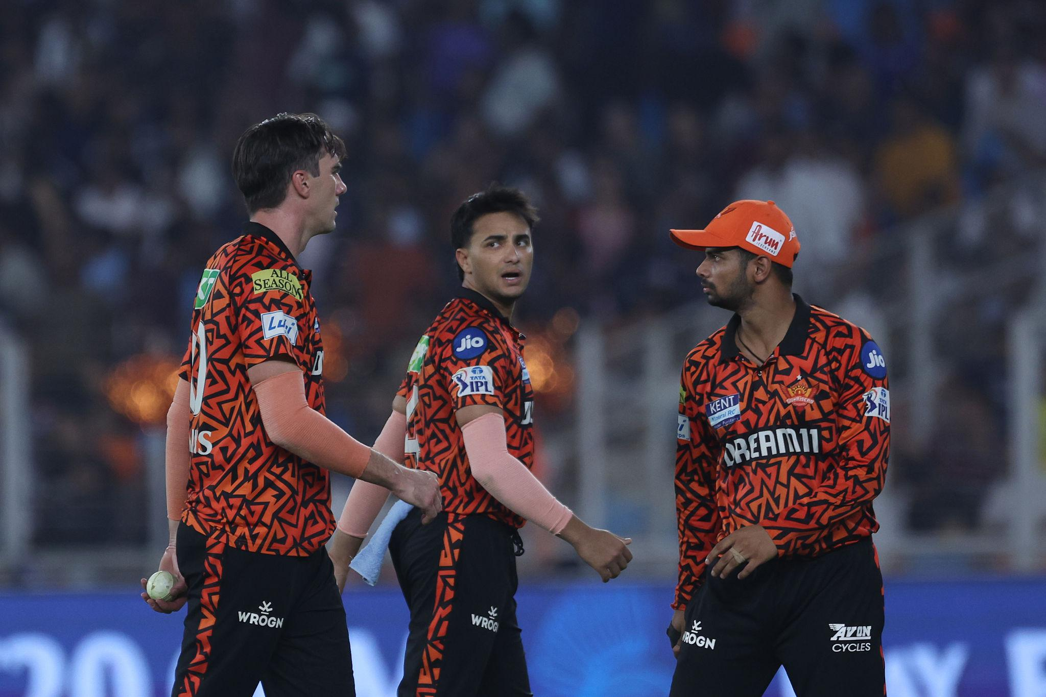 GT vs SRH live score today as Gujarat Titans defeat Sunrisers Hyderabad by 82 runs in IPL 2026 despite Praful Hinge’s early wickets.