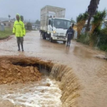Cape Town faces severe storms with flooding, damaging winds, rough seas and snowfall after SAWS issues a Level 8 weather warning.