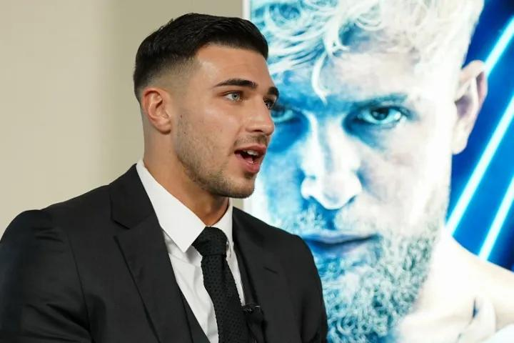 Tommy Fury biography, net worth, age, fight record, career, family, relationships, and latest updates. Complete profile of the undefeated boxer.