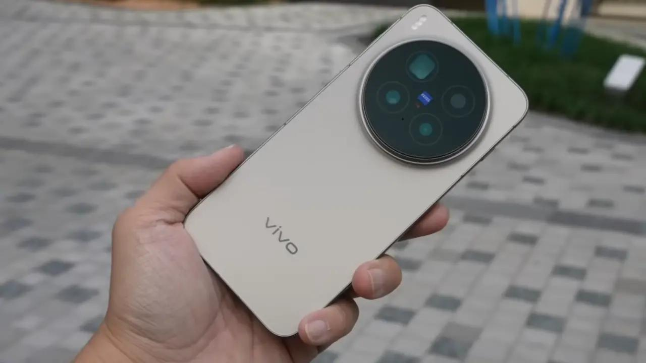 Discover the vivo X300 FE review covering cameras, battery life, Snapdragon 8 Gen 5 performance, pricing, and compact flagship features.
