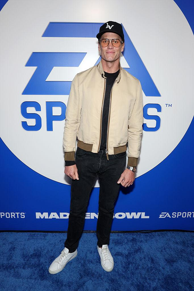 Tom Brady biography covering net worth, wife, kids, stats, retirement, career achievements, movies, family life, and latest news updates.