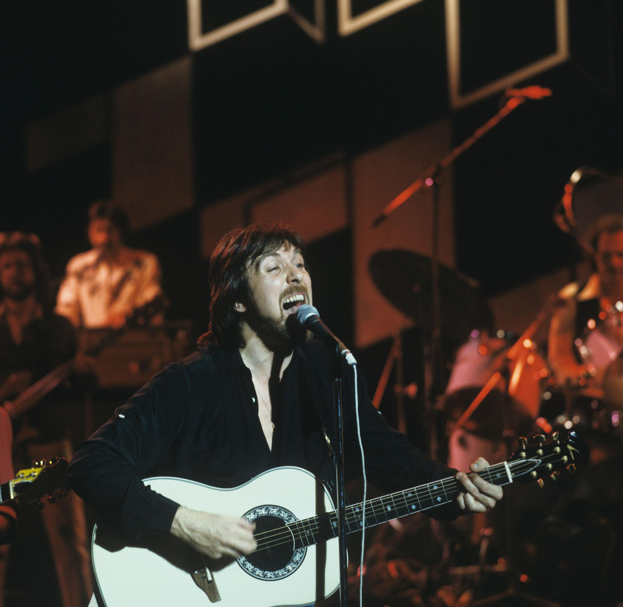 Dennis Locorriere, Dr. Hook singer and guitarist, has died at 76 after a long battle with kidney disease.