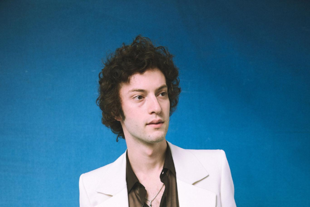 Dominic Sessa biography covering age, net worth, movies, career, height, parents, ethnicity, relationships, family and latest updates.