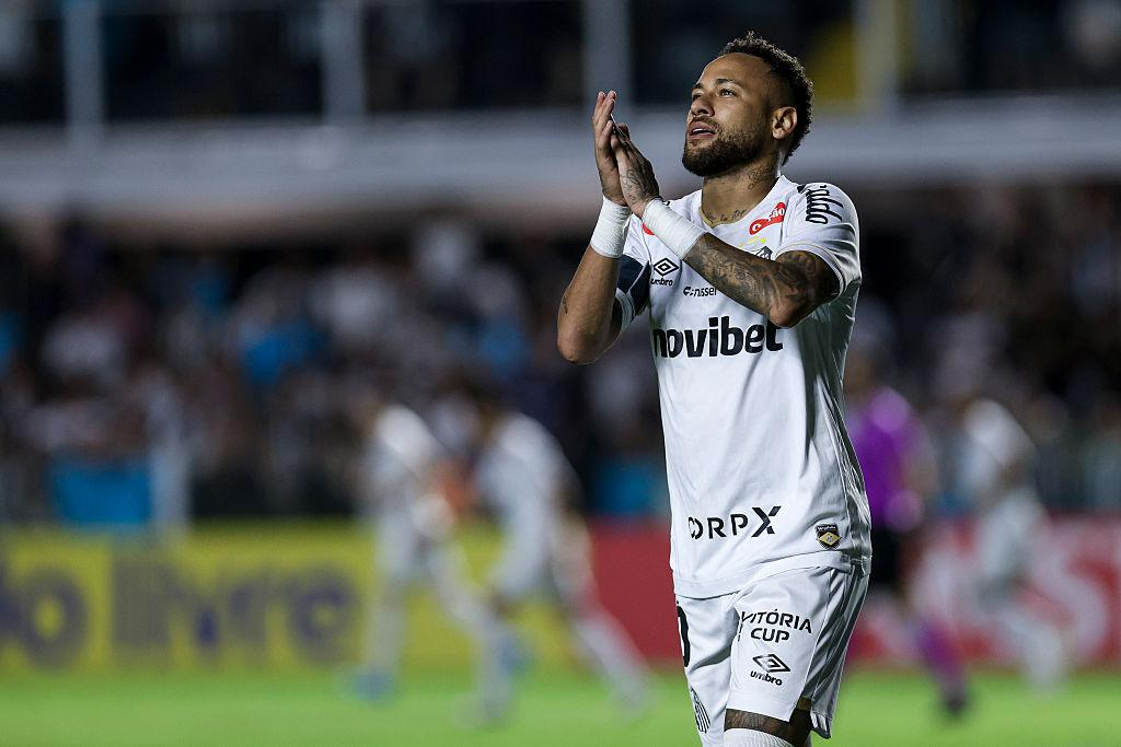 Recoleta FC held Santos FC to a dramatic 1-1 draw as Neymar scored but the Brazilian side slipped further behind in the Sudamericana standings.