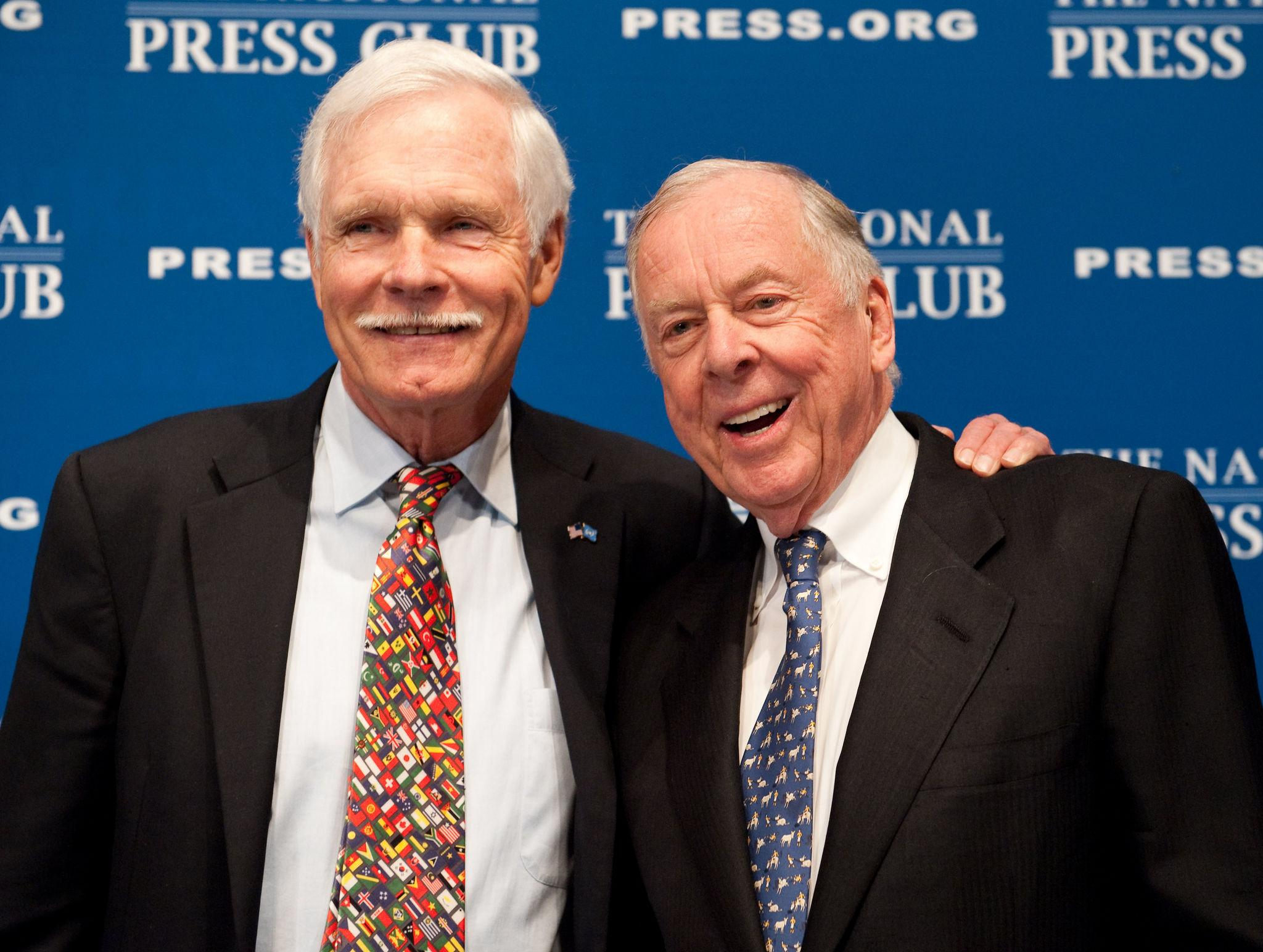 Ted Turner dies at 87. Explore his CNN legacy, net worth, Jane Fonda marriage, children, Braves ownership, and philanthropy.