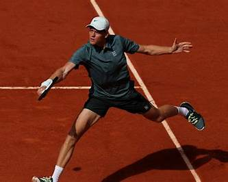 Explore Jannik Sinner’s ATP ranking, points, and record chase as he dominates men’s tennis and eyes Djokovic’s historic milestone.