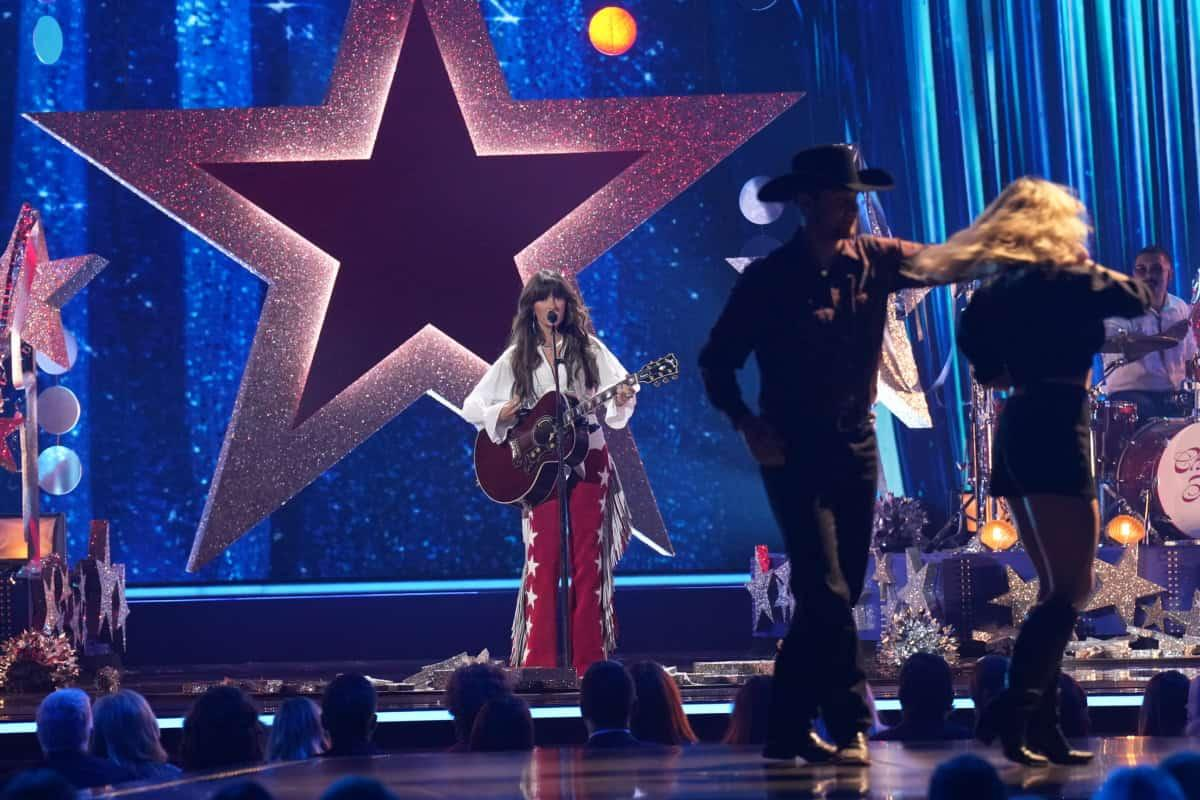 Discover how Ella Langley’s “Choosin’ Texas” became one of the biggest country crossover hits of 2026.