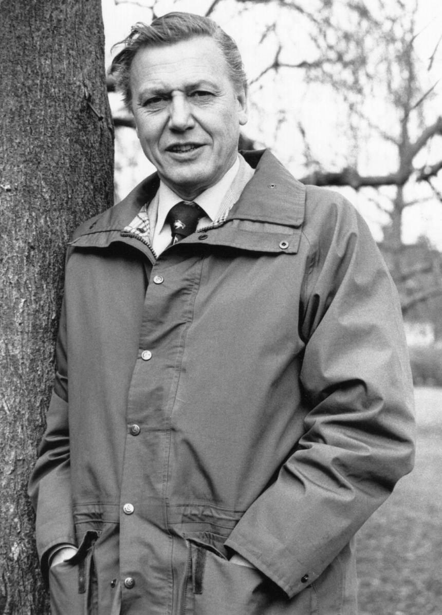 David Attenborough biography covering age, net worth, career, family, relationships, latest movies, National Geographic work and legacy.