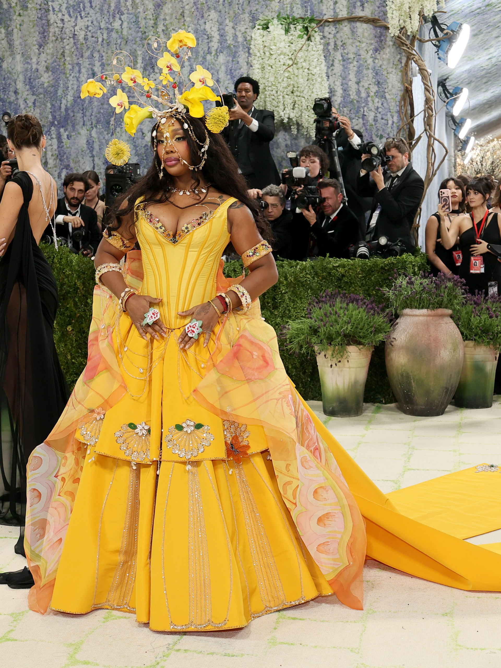 Discover what Vogue really represents—fashion, culture, and global influence explained through iconic moments and trends.