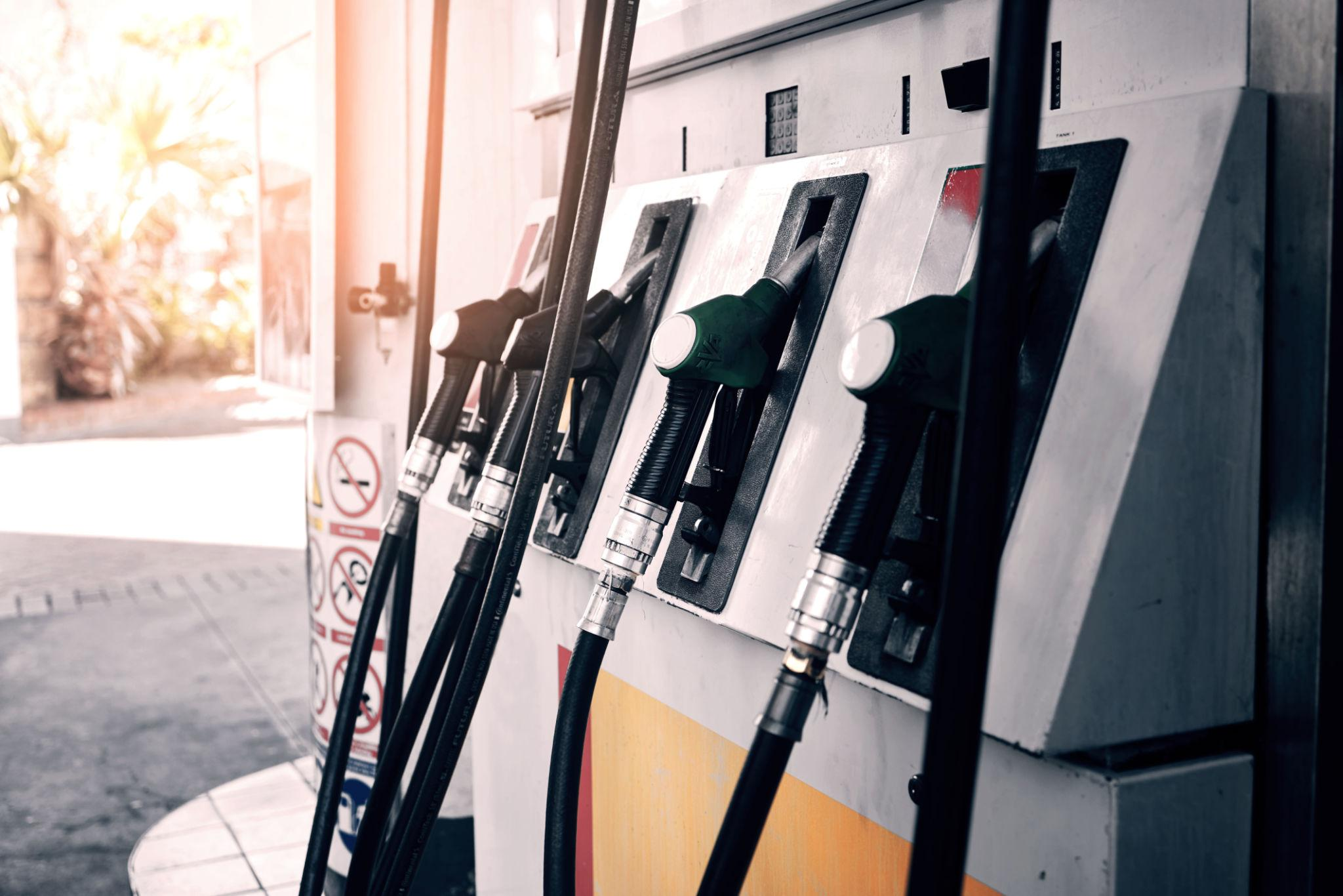 South Africa warns motorists and tourists about rising dirty diesel scams causing engine damage and fuel contamination nationwide.