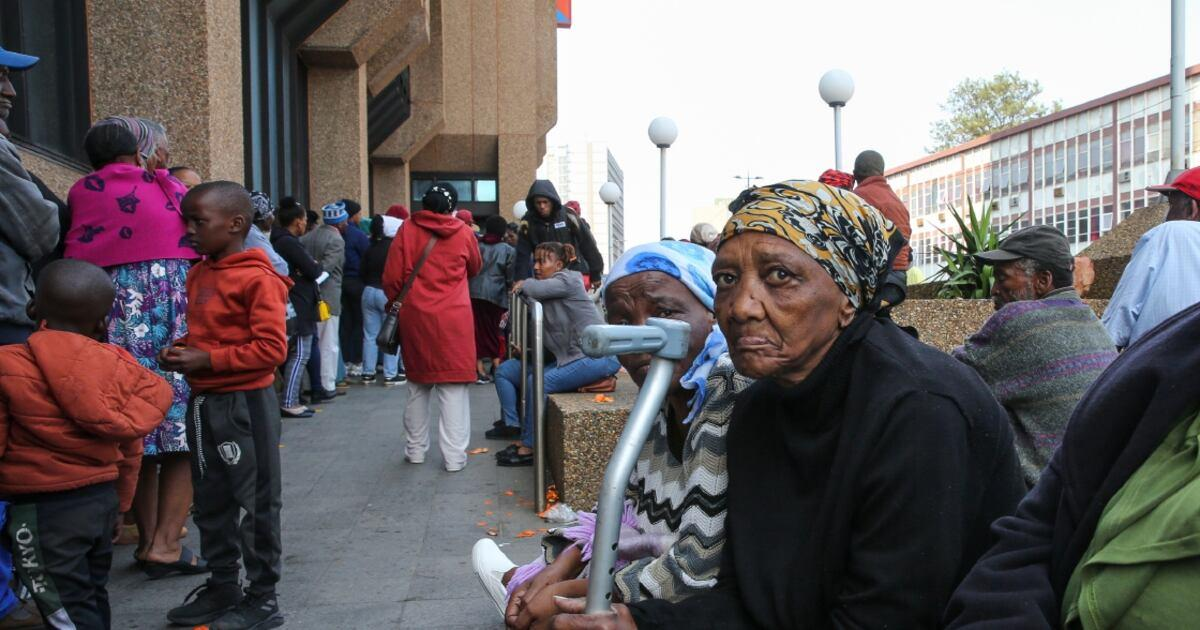 Find all SASSA payment dates for May 2026, including SRD R370 grant schedule and key updates for beneficiaries.
