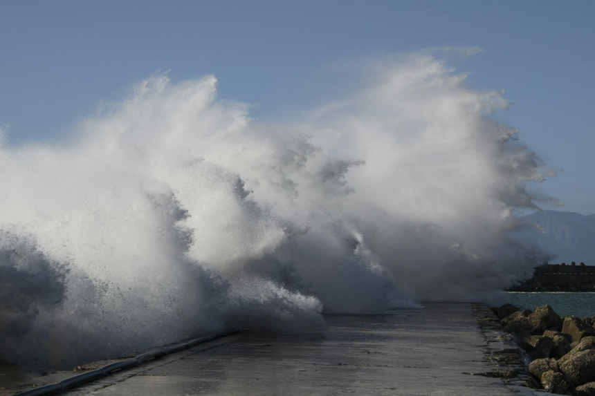 Victoria Bay faces severe flooding and towering waves as powerful storms batter South Africa’s Garden Route and coastal communities.