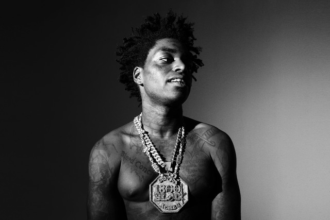 Kodak Black biography covering net worth, age, real name, career, songs, family, relationships, children, legal news and latest updates.