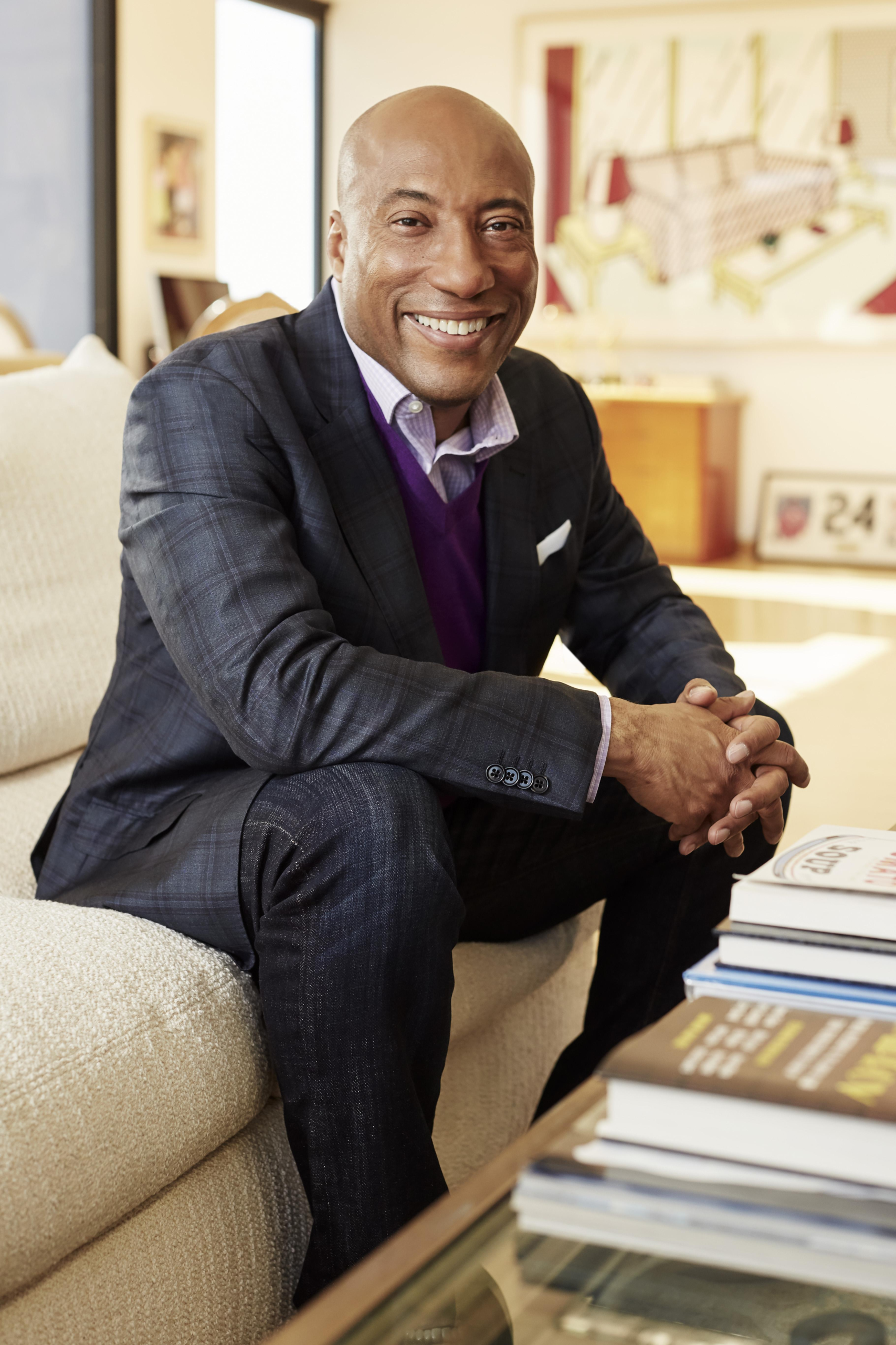 Explore Byron Allen’s Allen Media Group, its $171M Gray Media deal, TV empire, streaming platforms, and growing influence in broadcasting.