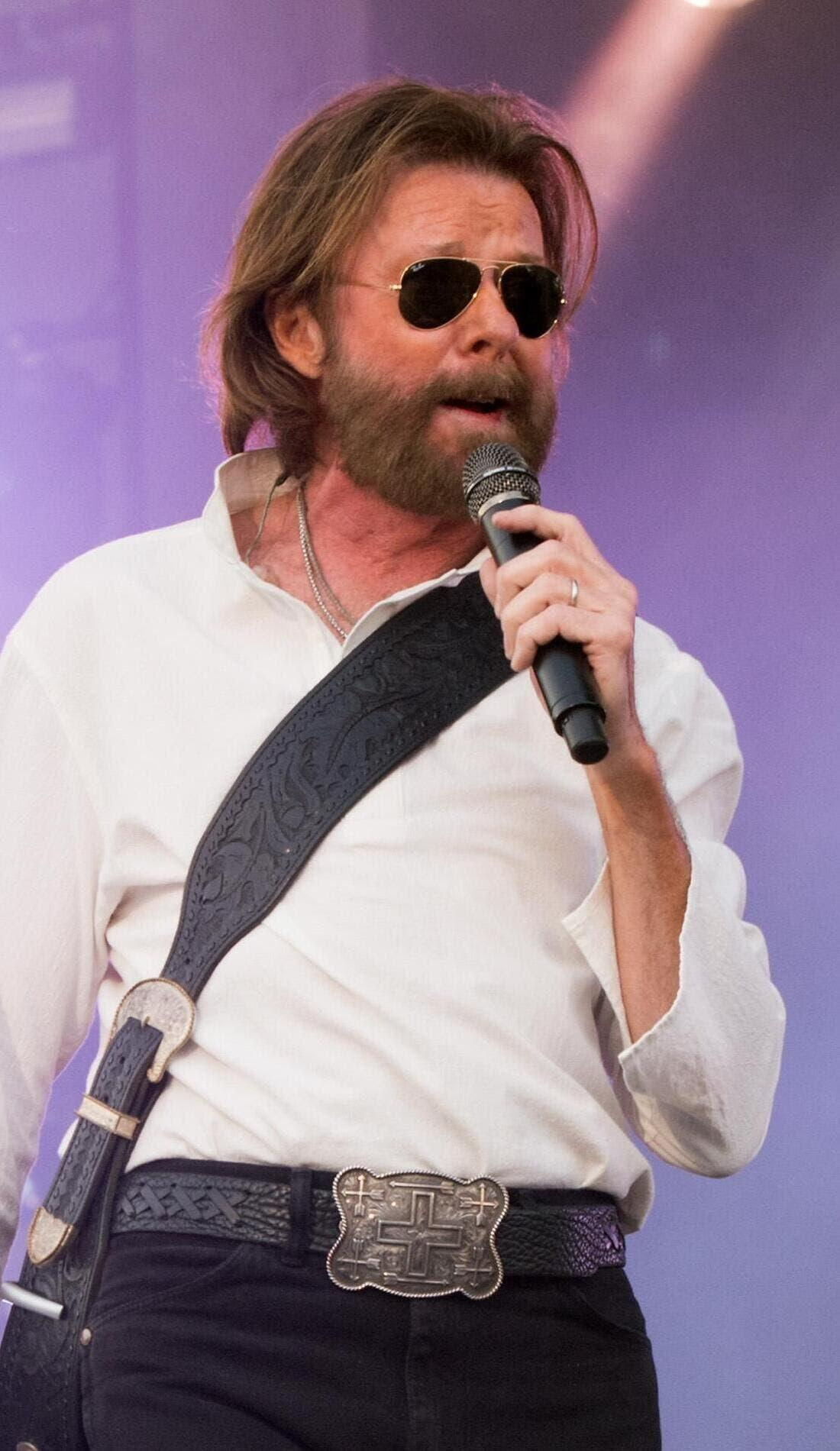 Ronnie Dunn biography, net worth, wife, age, songs, health updates, career milestones, family life, and latest 2026 news in one detailed profile.