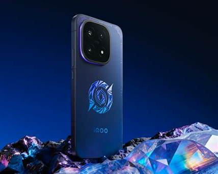 iQOO Neo12 leaks reveal Snapdragon 8 Elite Gen 5, 2K display, and possible active cooling fan for gaming performance.