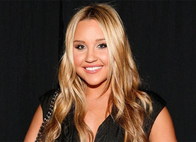 Amanda Bynes biography, net worth, age, career, movies, relationships, and 2026 updates. Discover her life, comeback, and current journey.