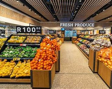 Pick n Pay faces growing competition as discount grocery platforms reshape shopping habits across South Africa.