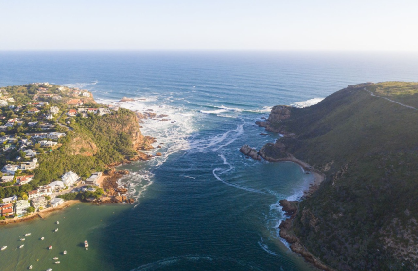 Severe weather in Mossel Bay forces closures across Garden Route National Park as flooding and storms threaten South Africa’s coast.